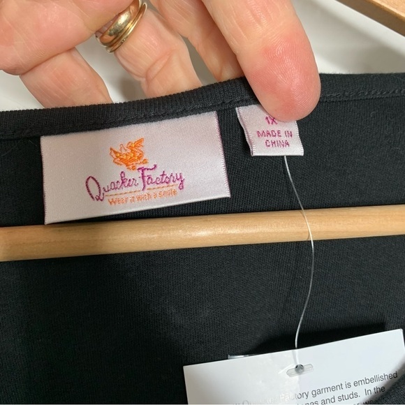 New Quaker Factory Womens Embroidered Floral Shirt Size 1X Black BNWT bling - Picture 4 of 6